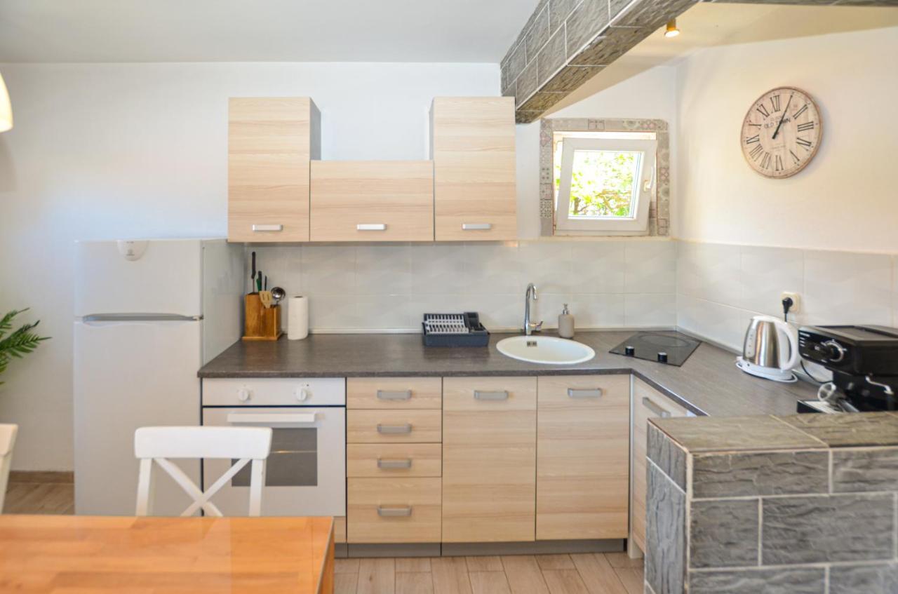 Apartments Iris Rovinj Luaran gambar