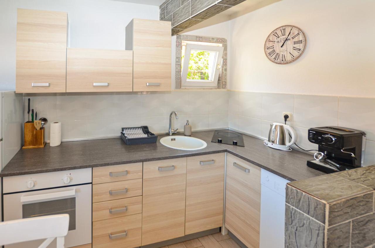 Apartments Iris Rovinj Luaran gambar