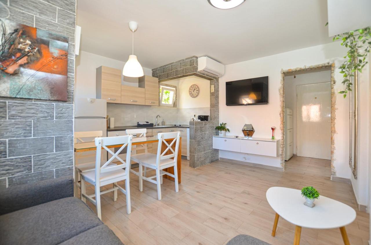 Apartments Iris Rovinj Luaran gambar