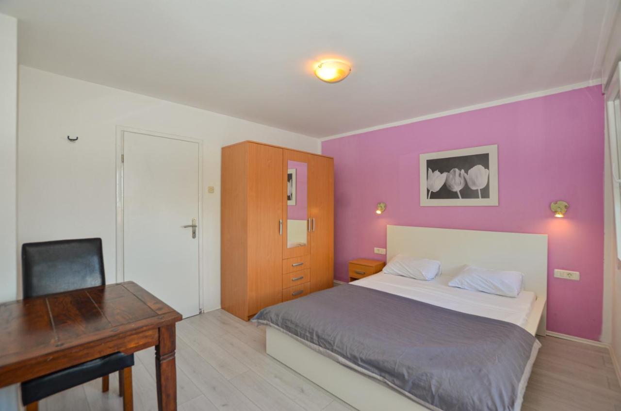 Apartments Iris Rovinj Luaran gambar