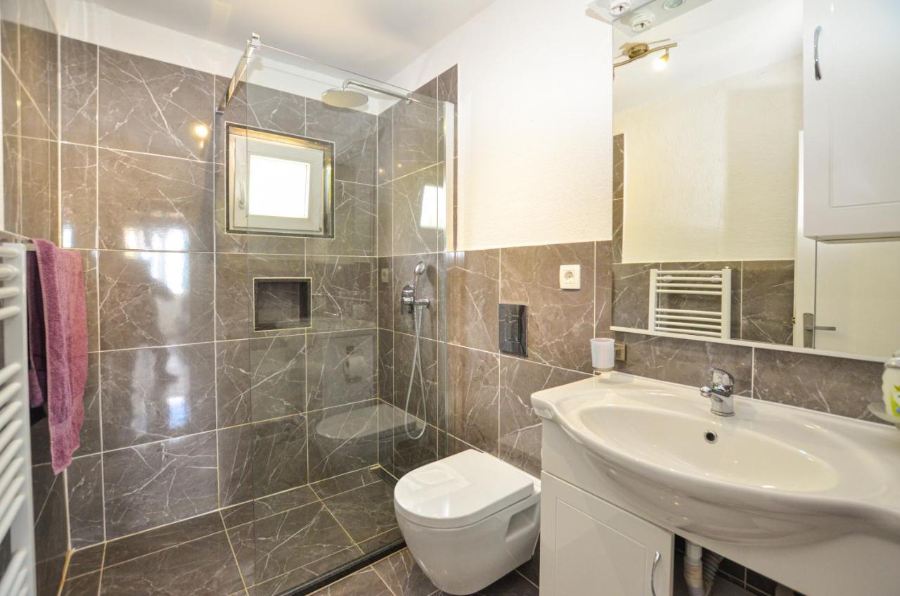 Apartments Iris Rovinj Luaran gambar